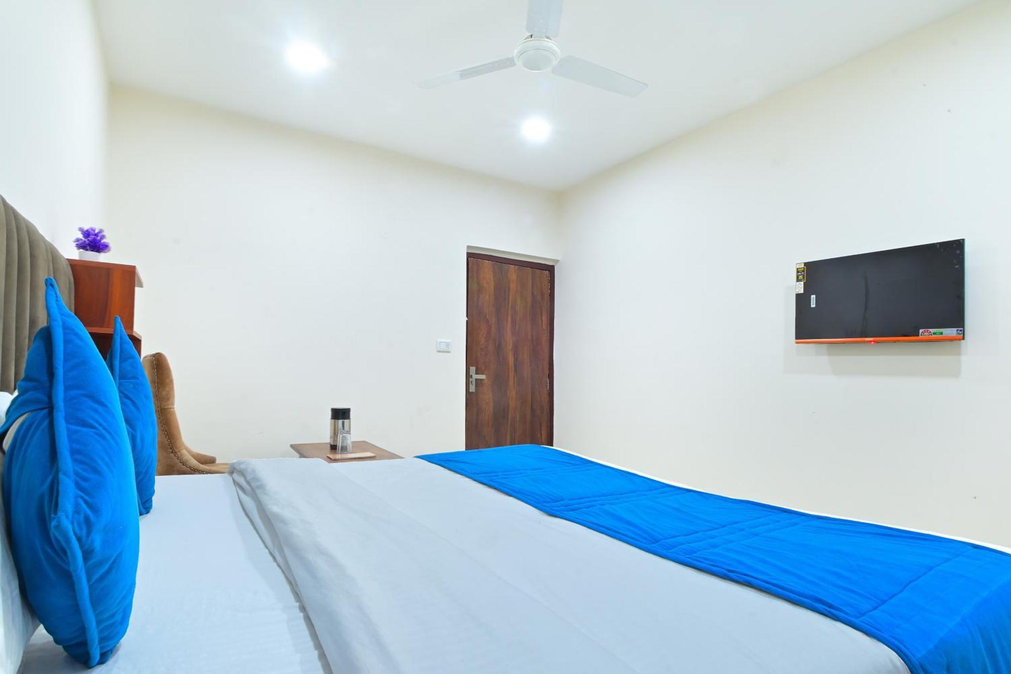 Chowdhry Tourist Lodge - New Delhi Railway Station - 2 Minutes Walk 외부 사진