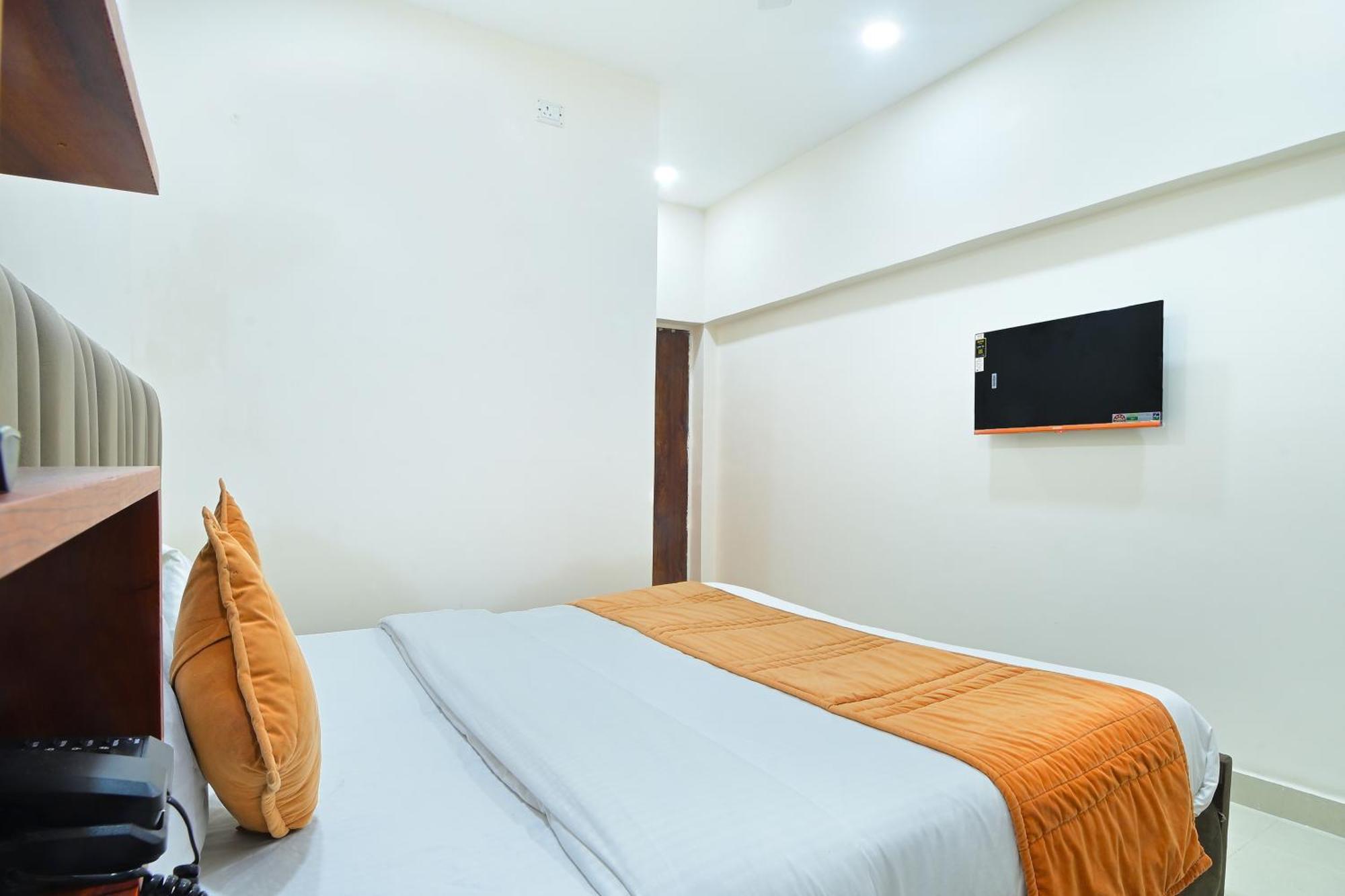 Chowdhry Tourist Lodge - New Delhi Railway Station - 2 Minutes Walk 외부 사진