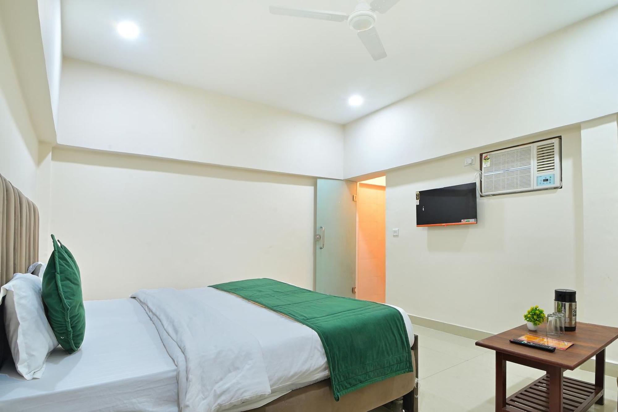 Chowdhry Tourist Lodge - New Delhi Railway Station - 2 Minutes Walk 외부 사진