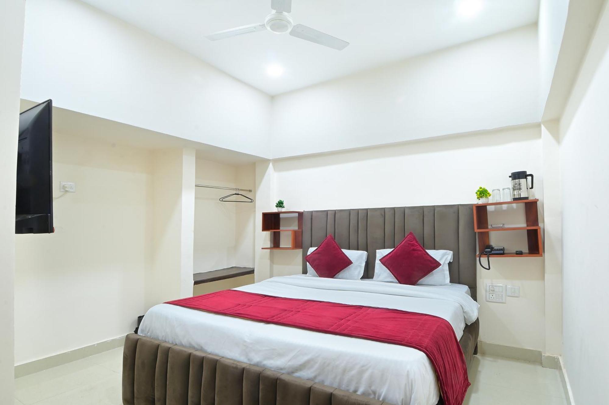 Chowdhry Tourist Lodge - New Delhi Railway Station - 2 Minutes Walk 외부 사진