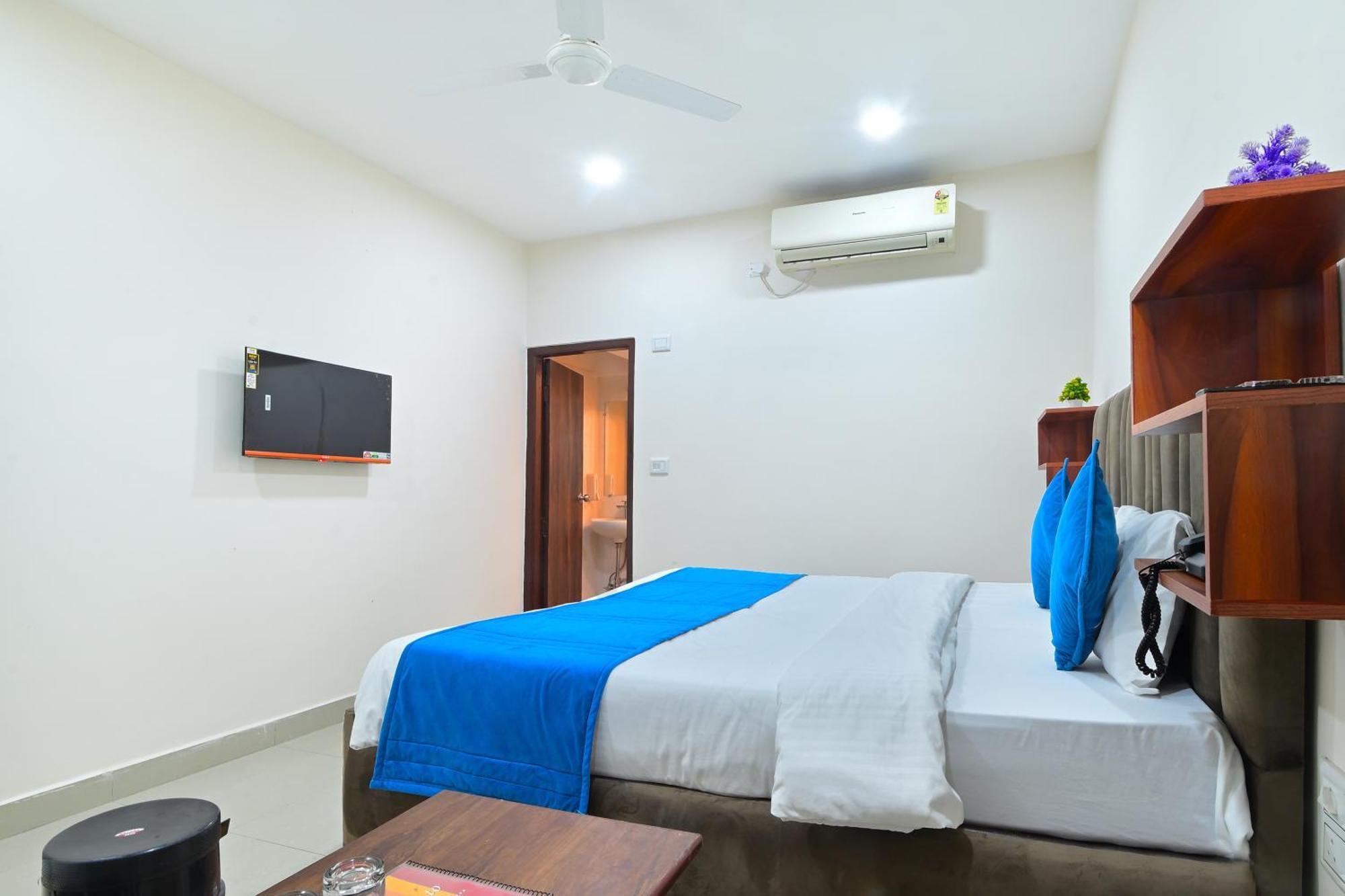 Chowdhry Tourist Lodge - New Delhi Railway Station - 2 Minutes Walk 외부 사진
